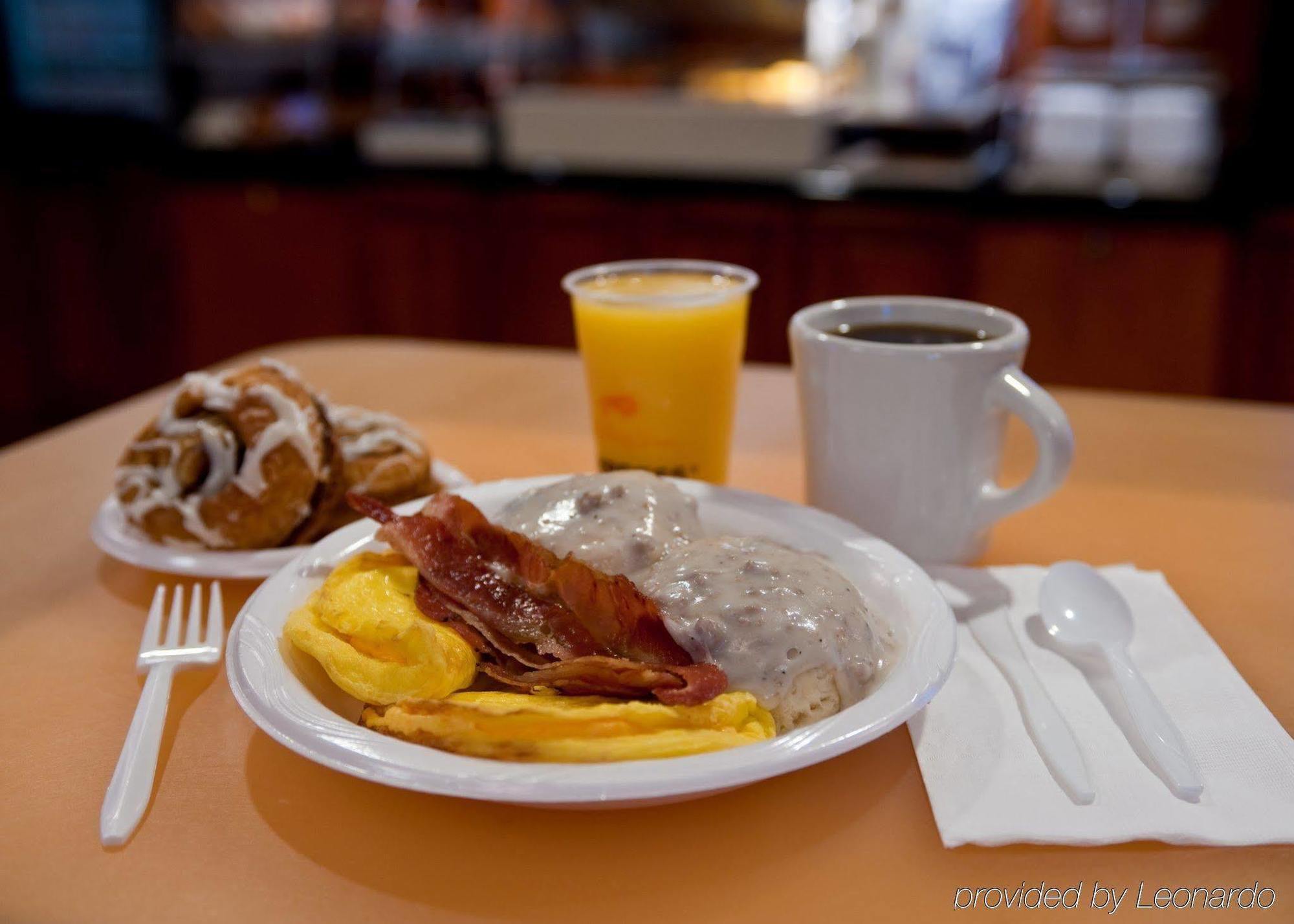 Holiday Inn Express San Diego South - National City By Ihg Restaurant bilde